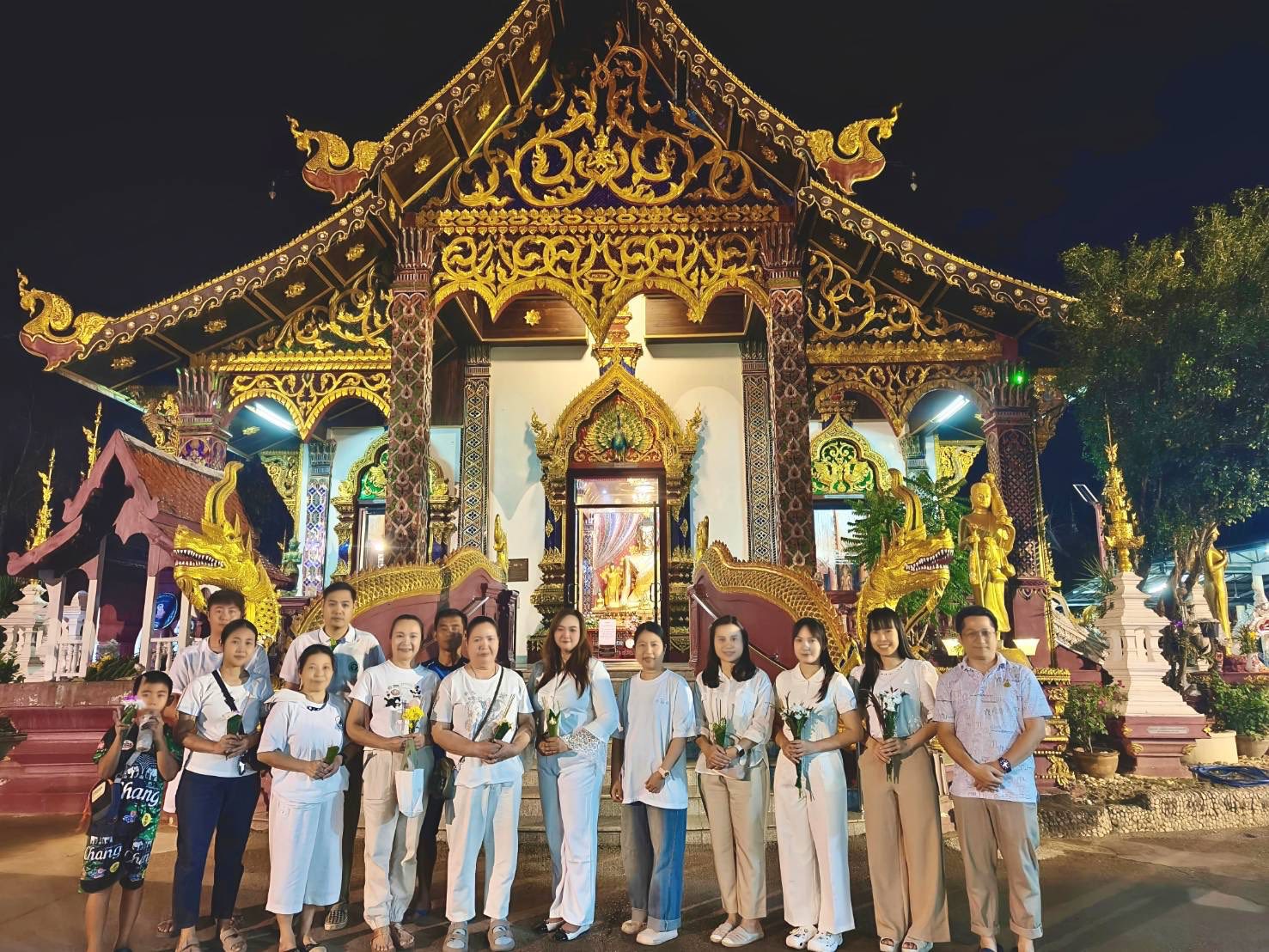 เจ้าหน้าที่โรงพยาบาลมะเร็งลำปาง เข้าร่วมงานกิจกรรมวัน “มาฆบูชา“ ร่วมพิธีแสดงตนเป็นพุทธมามกะ และพิธีเวียนเทียน เสริมสร้างคุณธรรม จริยธรรม และสามารถนำหล...