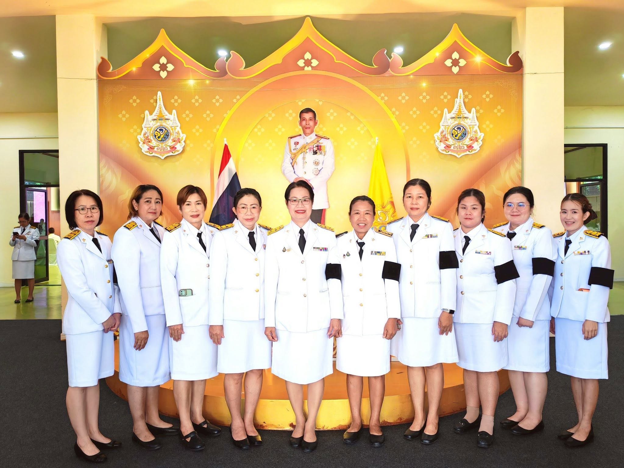 โรงพยาบาลมะเร็งลำปาง นำโดยนางสุรีย์รัตน์ พวงสายใจ รองผู้อำนวยการด้านการพยาบาล พร้อมคณะเจ้าหน้าที่ข้าราชการโรงพยาบาลมะเร็งลำปาง ร่วมพิธีลงนามถวายพระพรช...